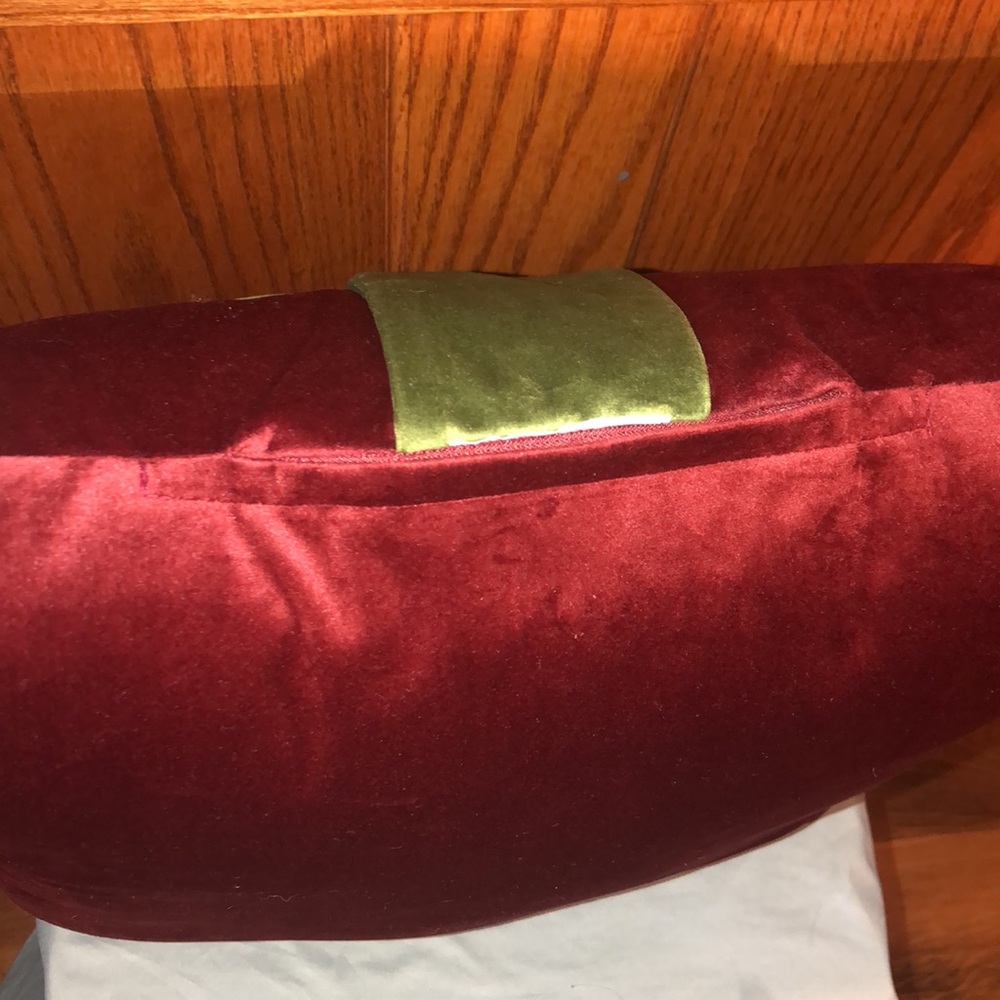 NEW LISTING!  2Pc Velour Throw Pillow Set - Picture 6 of 7